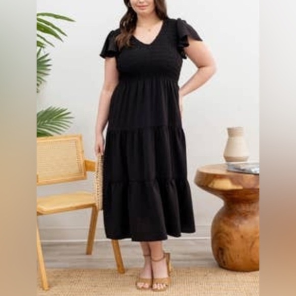 Blu Pepper Dresses & Skirts - Blu Pepper Black Tiered Midi Dress
